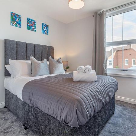 Host & Stay - The Bull Inn, 3 Double Rooms Fernhill Heath Eksteriør billede