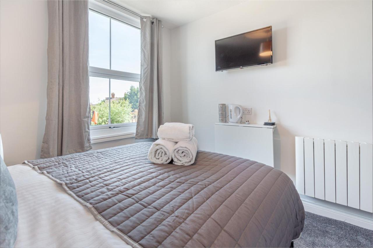 Host & Stay - The Bull Inn, 3 Double Rooms Fernhill Heath Eksteriør billede