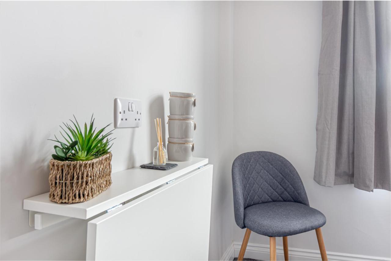 Host & Stay - The Bull Inn, 3 Double Rooms Fernhill Heath Eksteriør billede