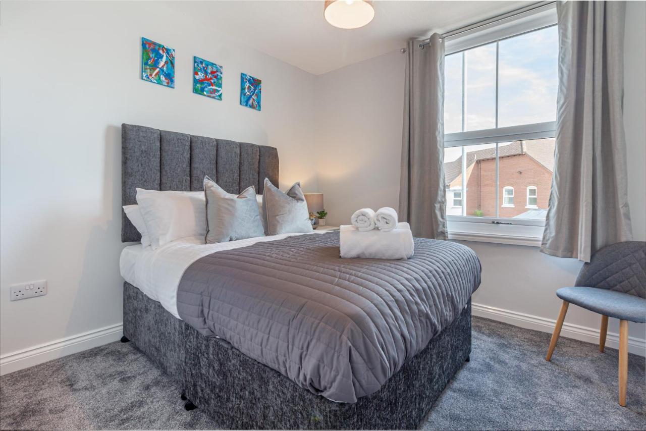 Host & Stay - The Bull Inn, 3 Double Rooms Fernhill Heath Eksteriør billede