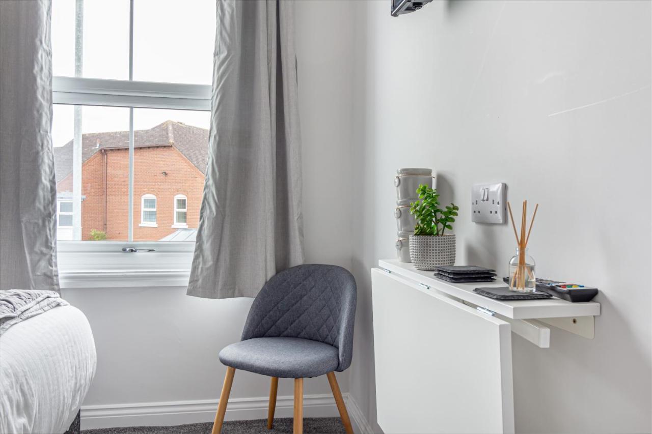 Host & Stay - The Bull Inn, 3 Double Rooms Fernhill Heath Eksteriør billede