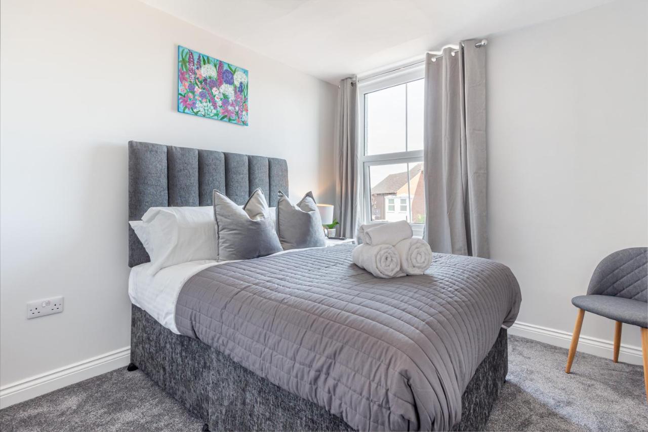 Host & Stay - The Bull Inn, 3 Double Rooms Fernhill Heath Eksteriør billede