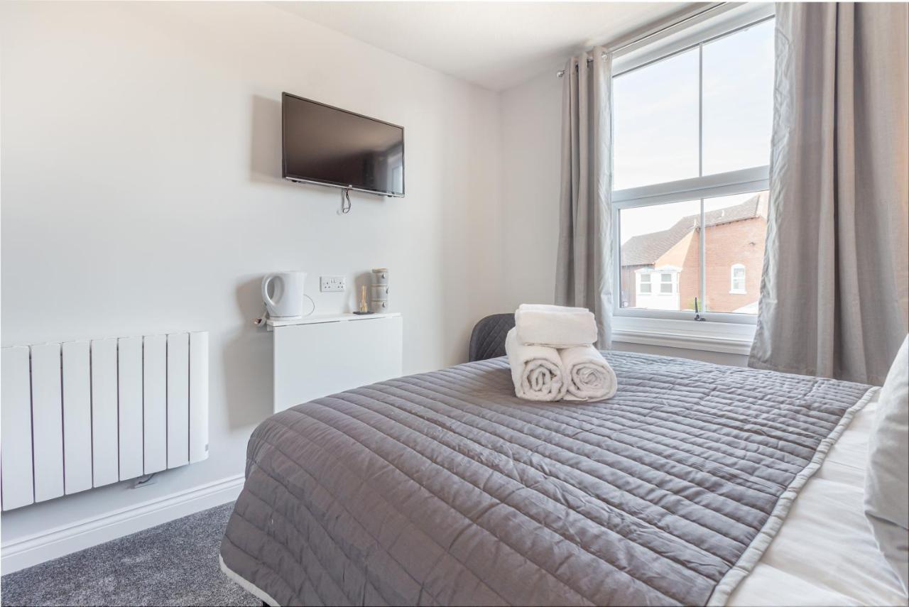 Host & Stay - The Bull Inn, 3 Double Rooms Fernhill Heath Eksteriør billede